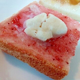 苺ジャム・白餡・練乳トースト